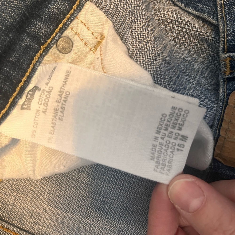 Levi's women’s Denim Jeans - Picture 4 of 5